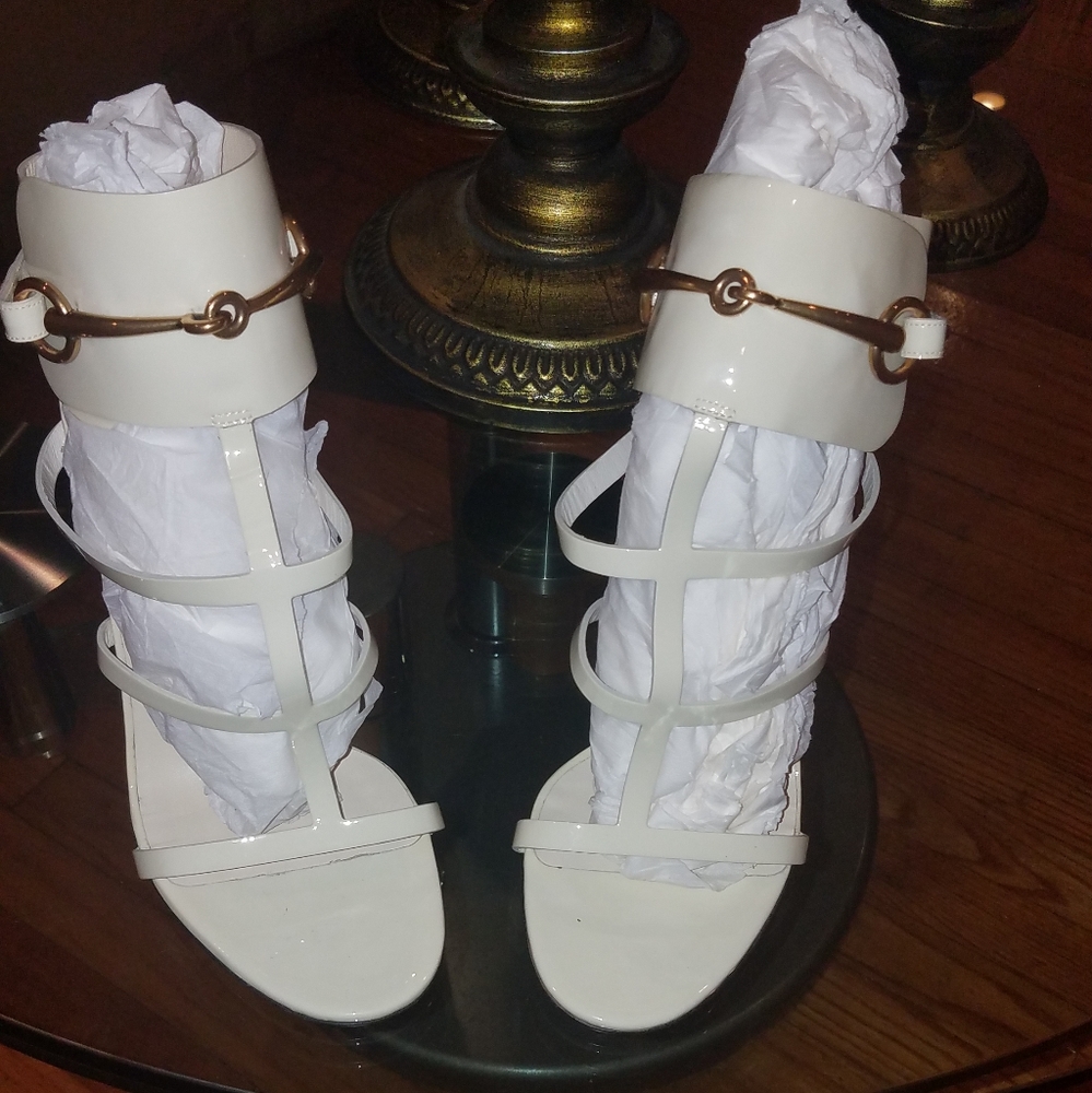 Gucci Ursula Sandals Off White